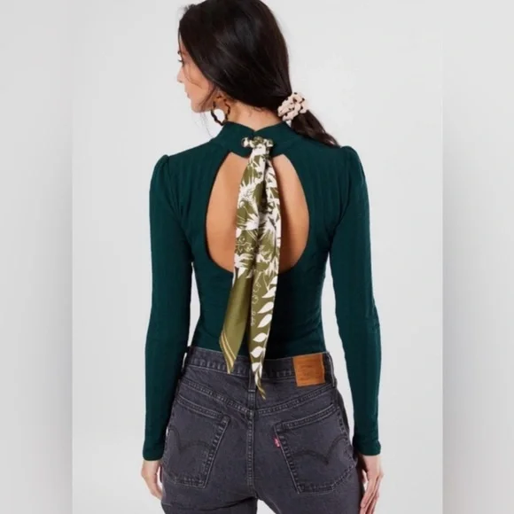 #855 Free People party in the back Keyhole back Scarf Tie Long Sleeve Blouse XS - Picture 3 of 9